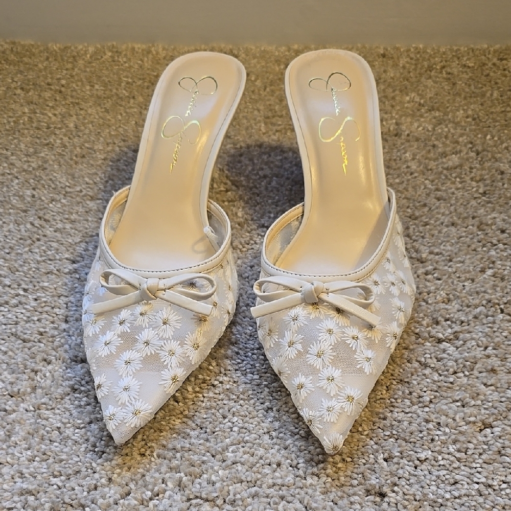NWOT Elegant Cream Embroidered Women's Heels